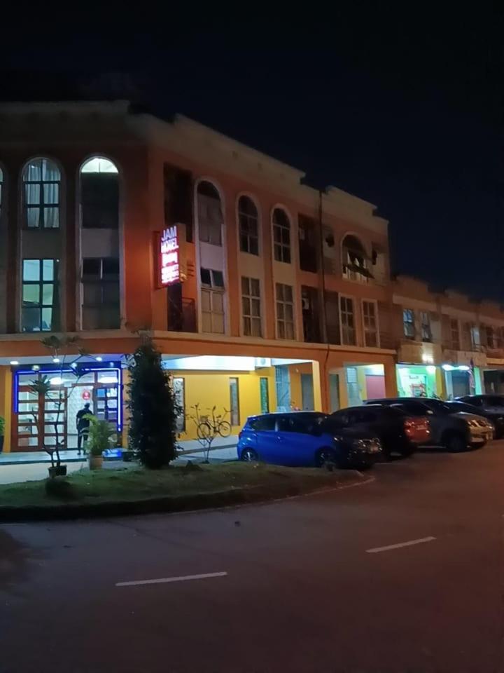 Jam Hotel Kota Warisan Sepang @ Erl Salak Tinggi, Klia 1-2 & F1 Екстериор снимка