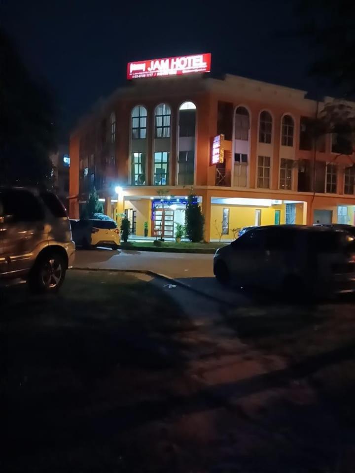 Jam Hotel Kota Warisan Sepang @ Erl Salak Tinggi, Klia 1-2 & F1 Екстериор снимка